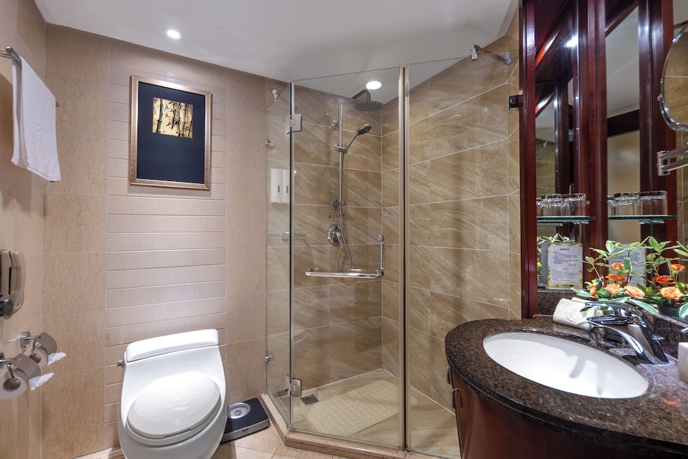 Plaza Hotel Yuyao 49/50