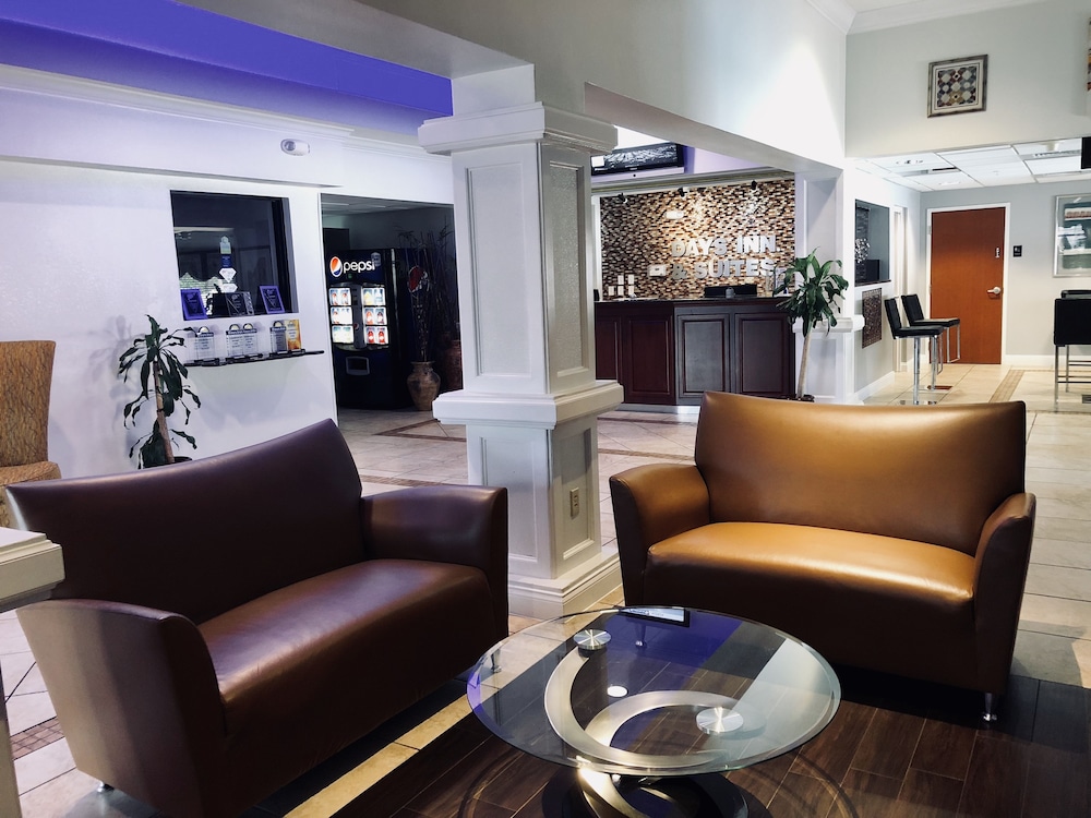 Days Inn & Suites by Wyndham Lakeland 56/85