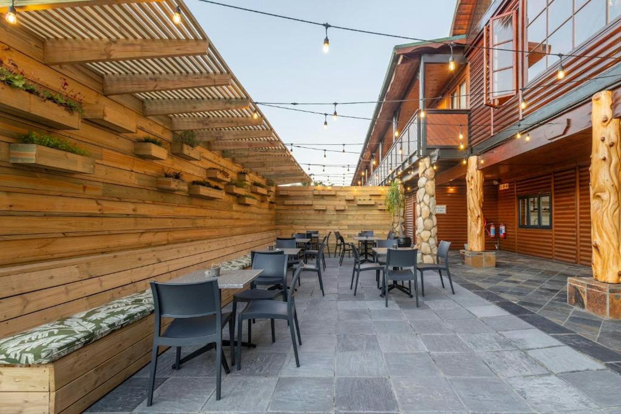 Knysna Log Inn 3/25