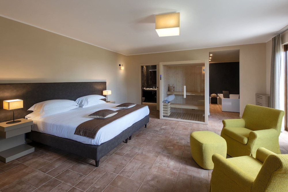 Wellness, Panoramic, Executive, Suite, King Bed, Sofa, Annex