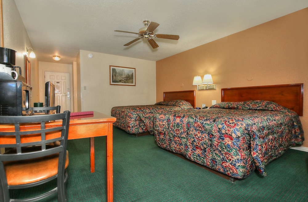 Majestic Mountain Inn 17/68