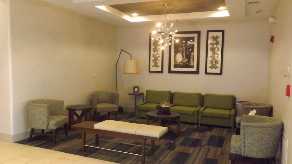 Holiday Inn Express Hotel Suites Dyersburg 34/41
