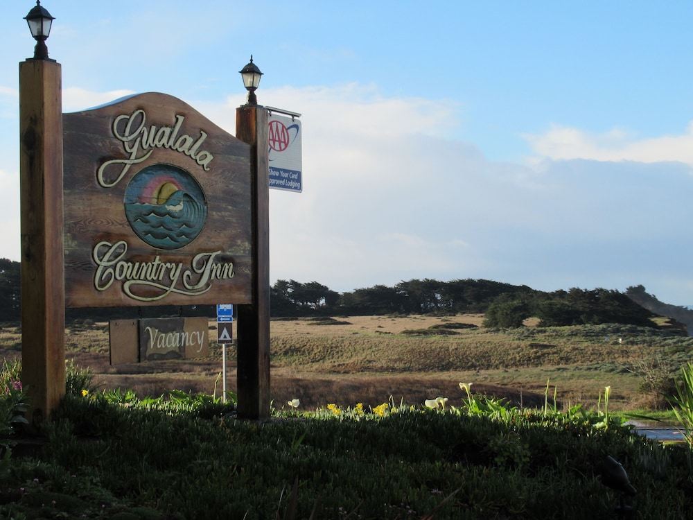 Gualala Country Inn 44/45