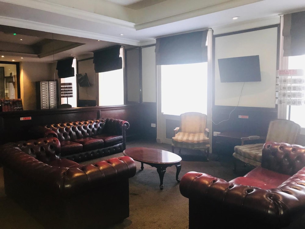 ROSE COURT HOTEL 39/49
