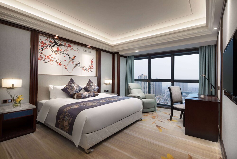 Vip, Suite, King Bed, Smoking