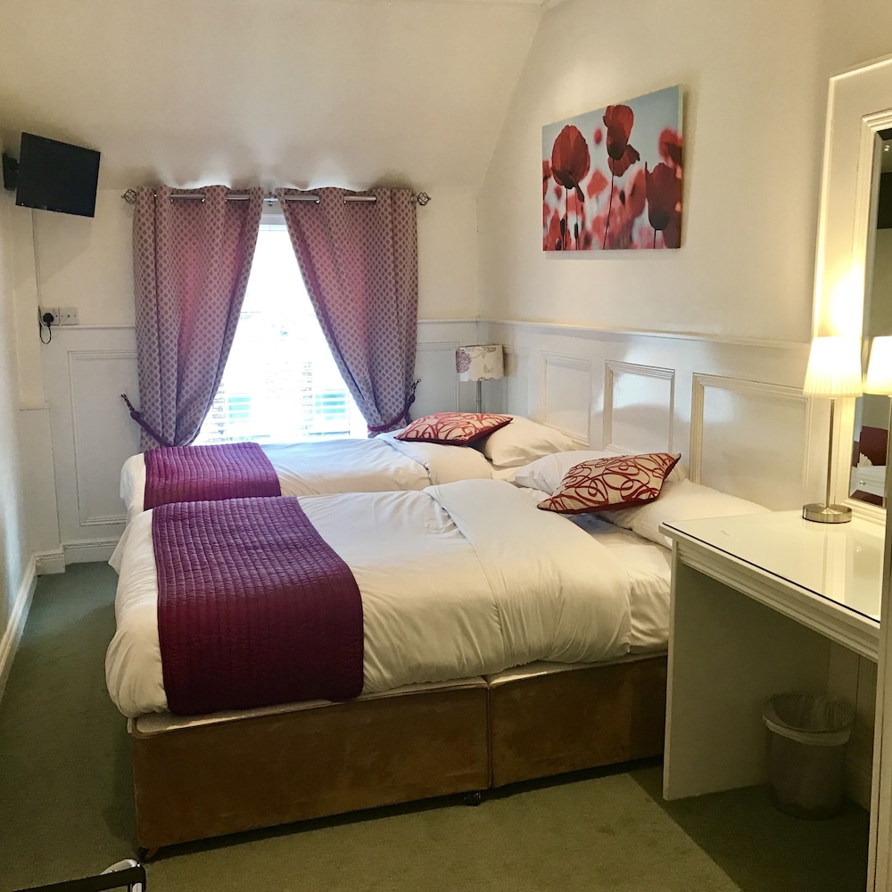 Dergvale Hotel 32/75