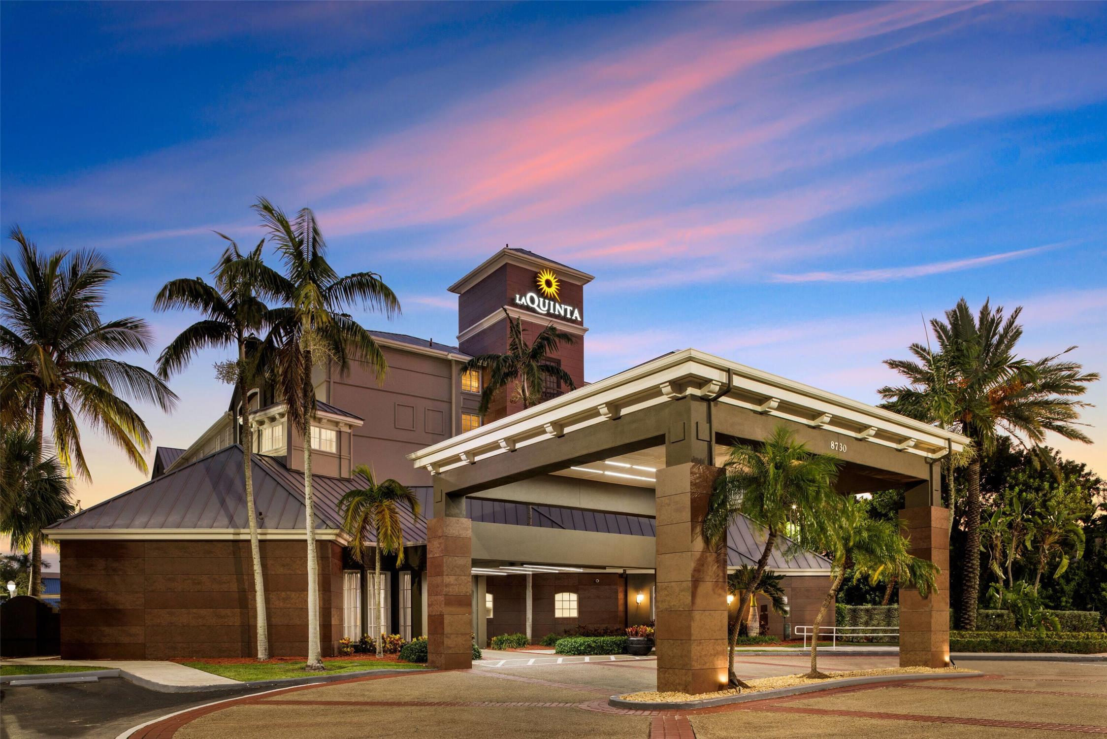 La Quinta Inn and Suites by Wyndham Miami Airport West in MIAMI - FL