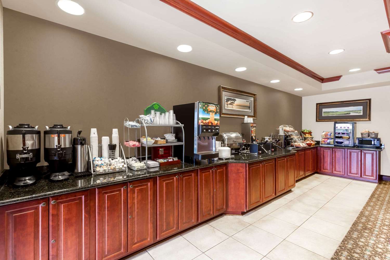 Wingate by Wyndham Columbia / Lexington 2/18