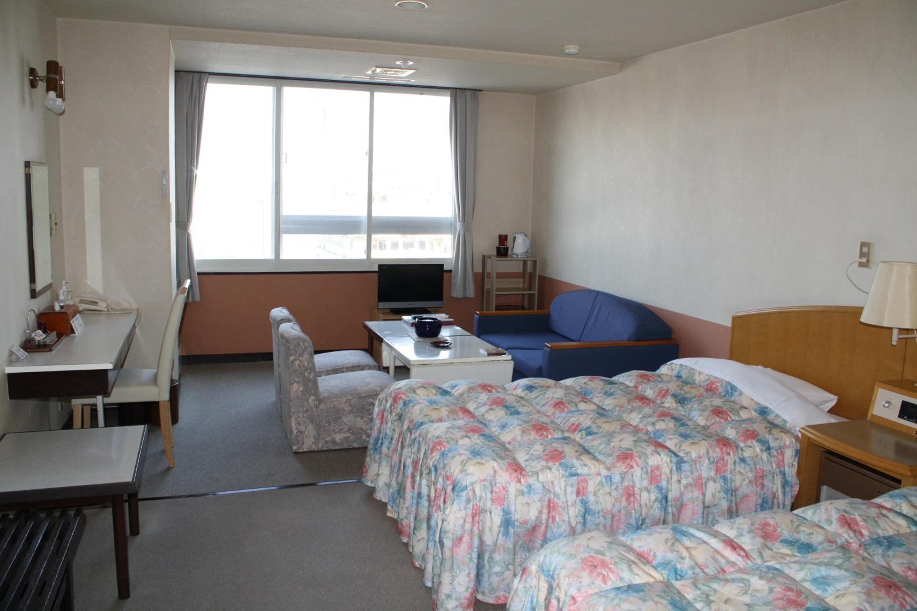غرفة بسريرين منفصلين بإطلالة على البحيرة بحمام خاص، Hotel Grand Toya 7/9