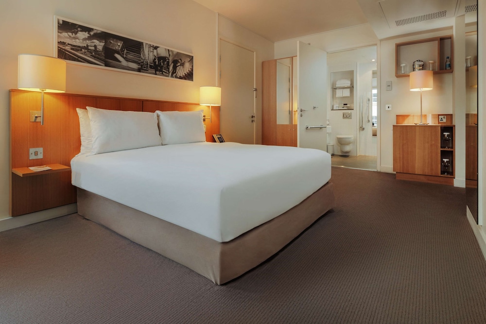 Doubletree By Hilton London Tower Of London 24/67