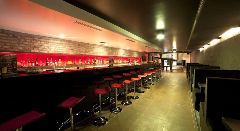HOTEL REMES SPORT AND SPA 29/32