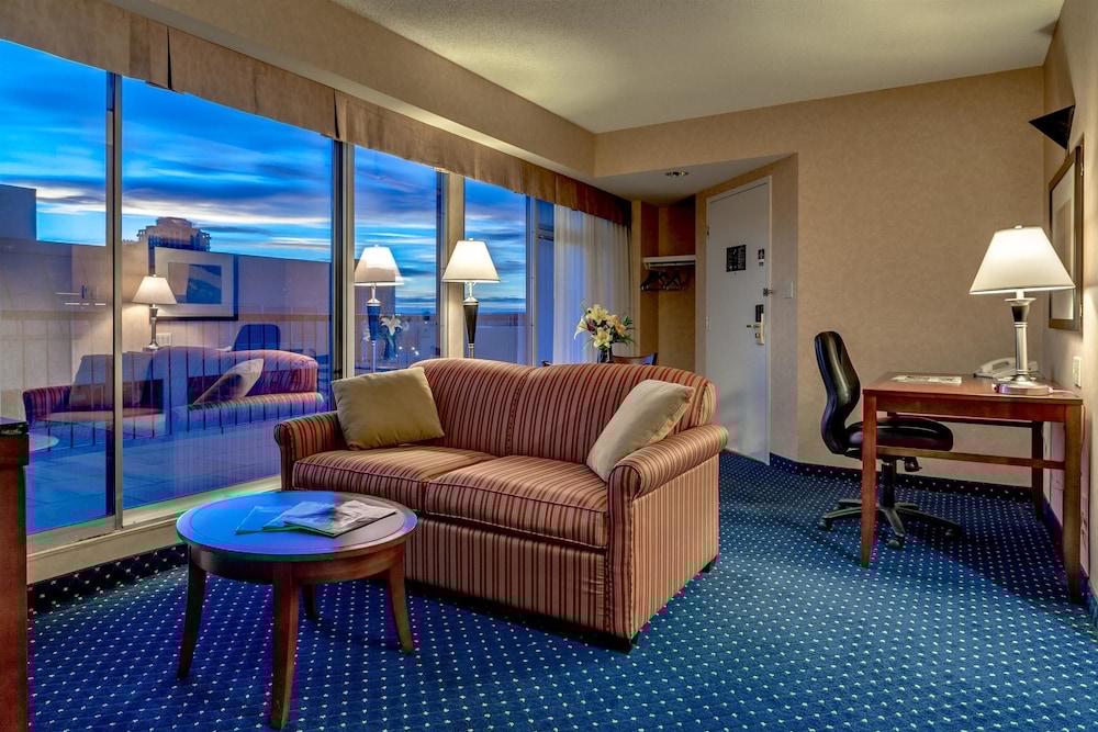 Best Western Plus Suites Downtown 27/42