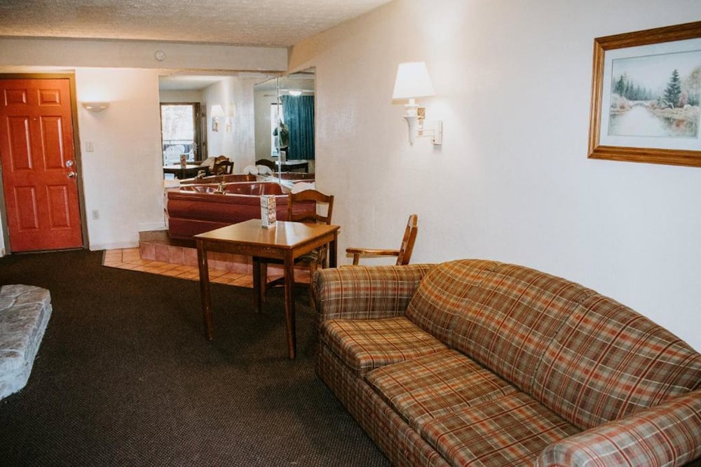 Days Inn by Wyndham Pigeon Forge Parkway 26/48