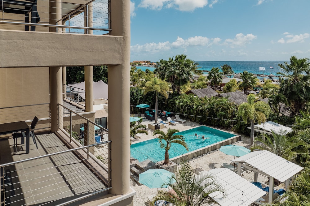 The Beach House Curacao 35/72