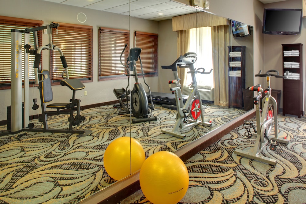 Holiday Inn Express Hotel & Suites Cross Lanes 46/75