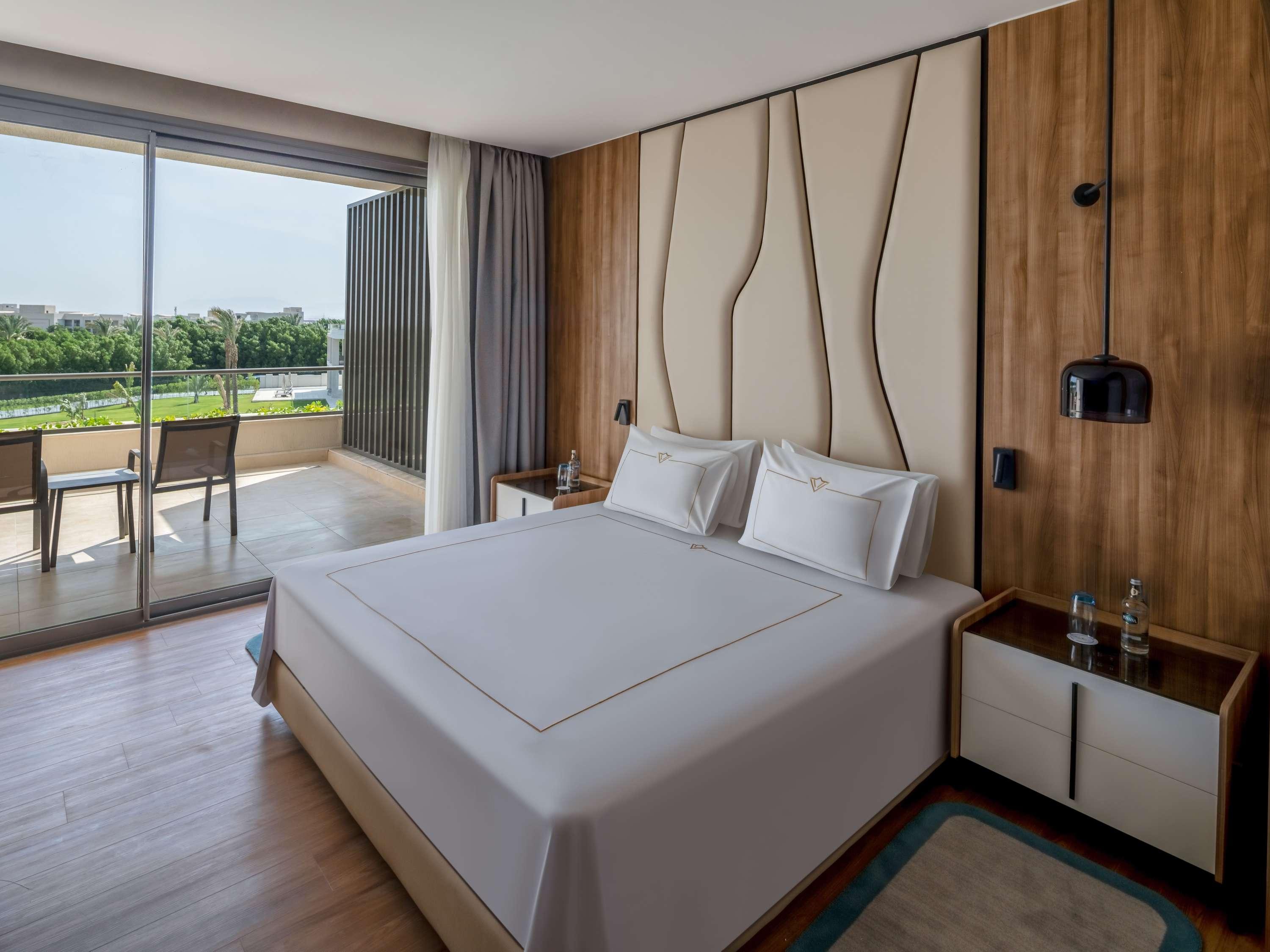 غرفة بريميوم بسريرين منفصلين، Rixos Premium Magawish Bay View 2/10