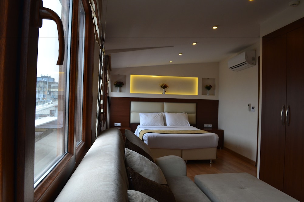 Seven Days Hotel 18/60