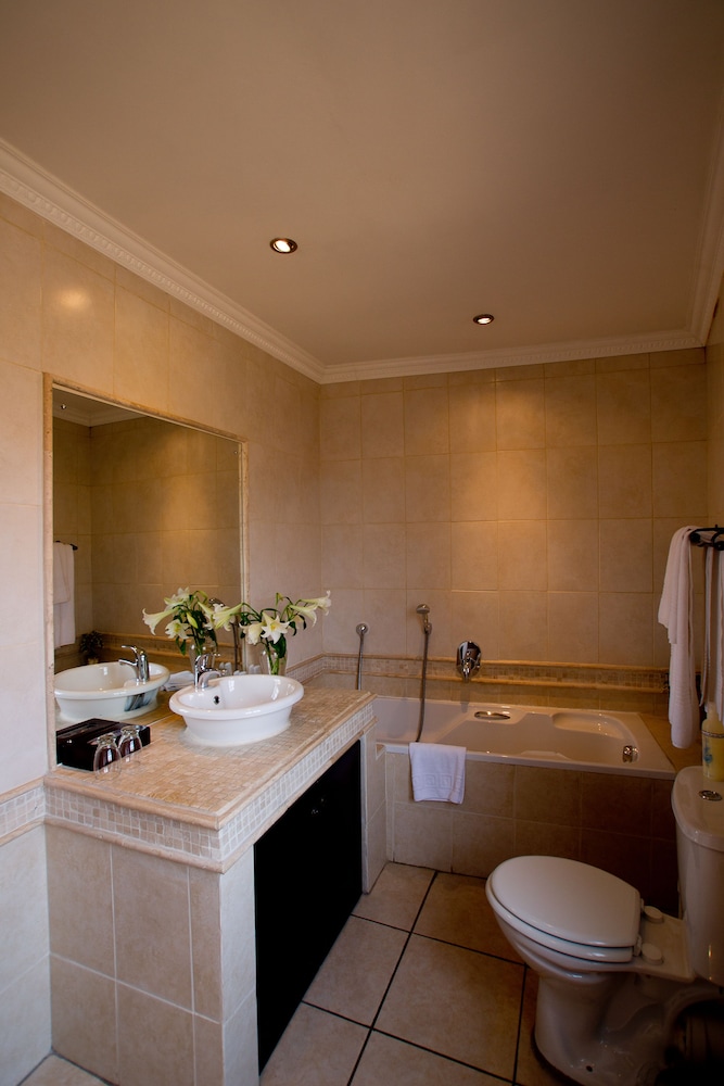 Little Tuscany Boutique Hotel 21/22