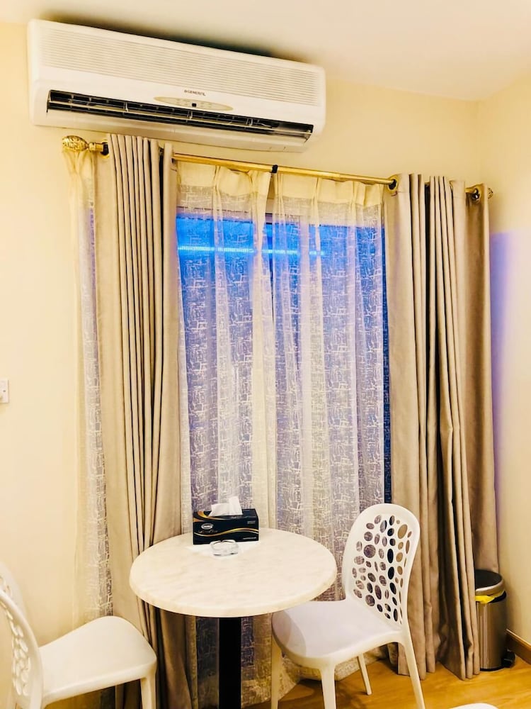 Al Ahrar Hotel 29/34