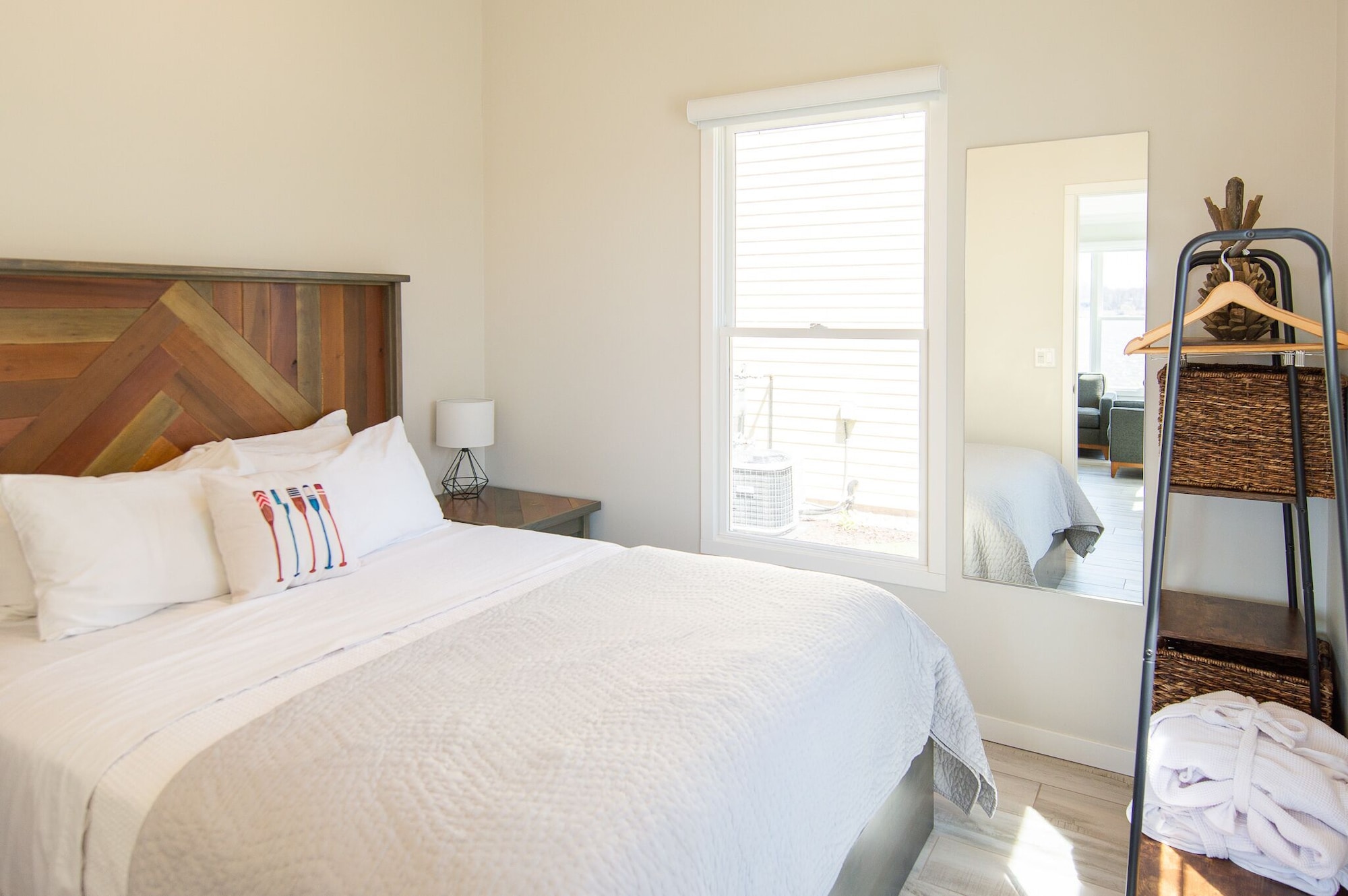 Winton, Cottage, King and Queen Bed