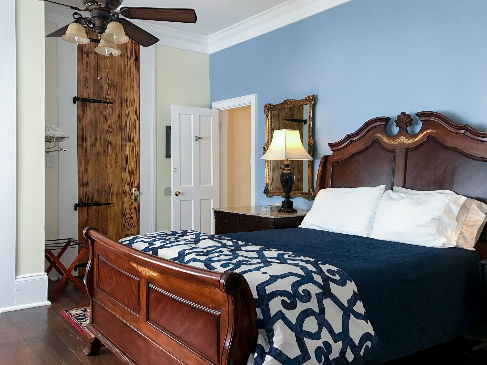 1 BEDROOM, PREMIUM, SUITE