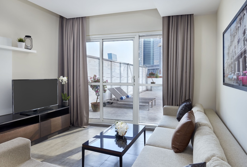 Staybridge Suites Doha Lusail 33/56