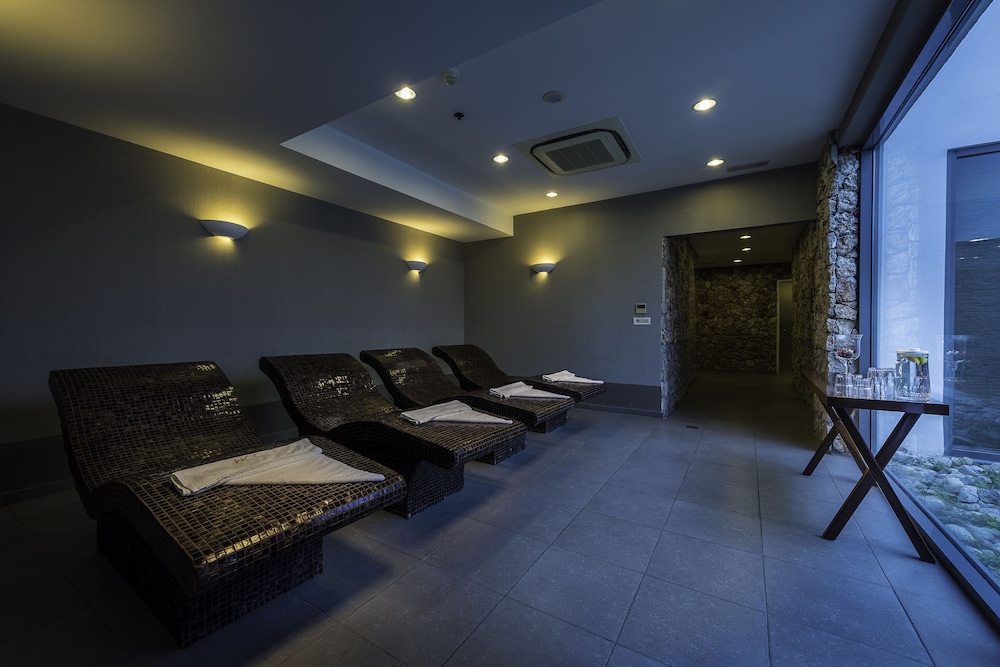 Diamond Deluxe Hotel Wellness Amp Spa Adults Only 44/76