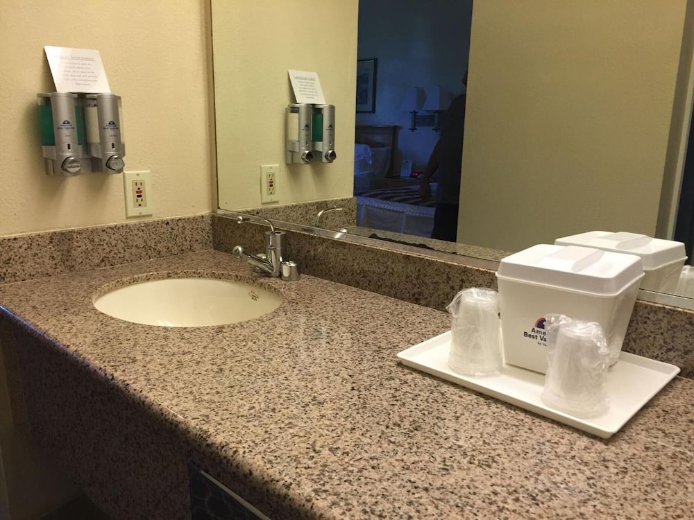 The Miramar Inn and Suites 41/50