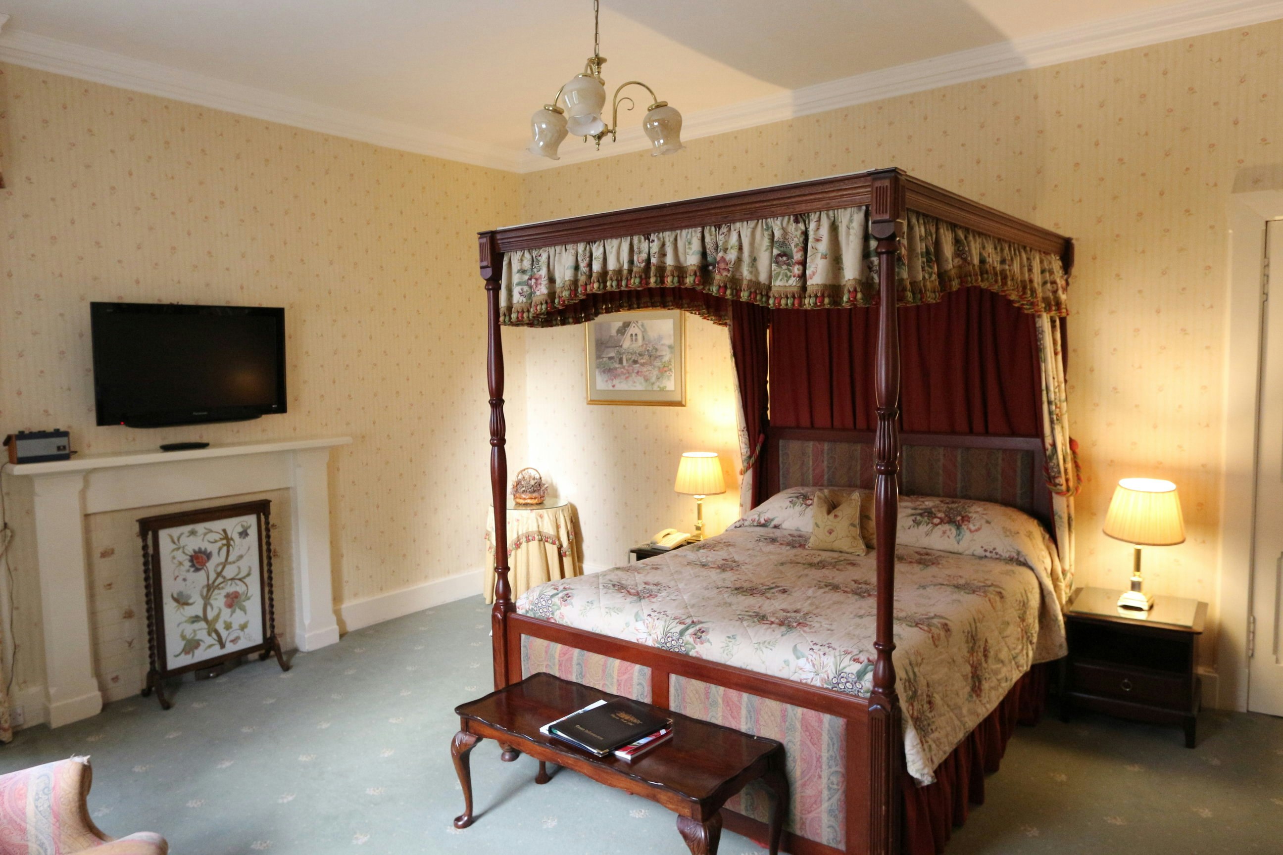 Glengarry Castle Hotel 11/42