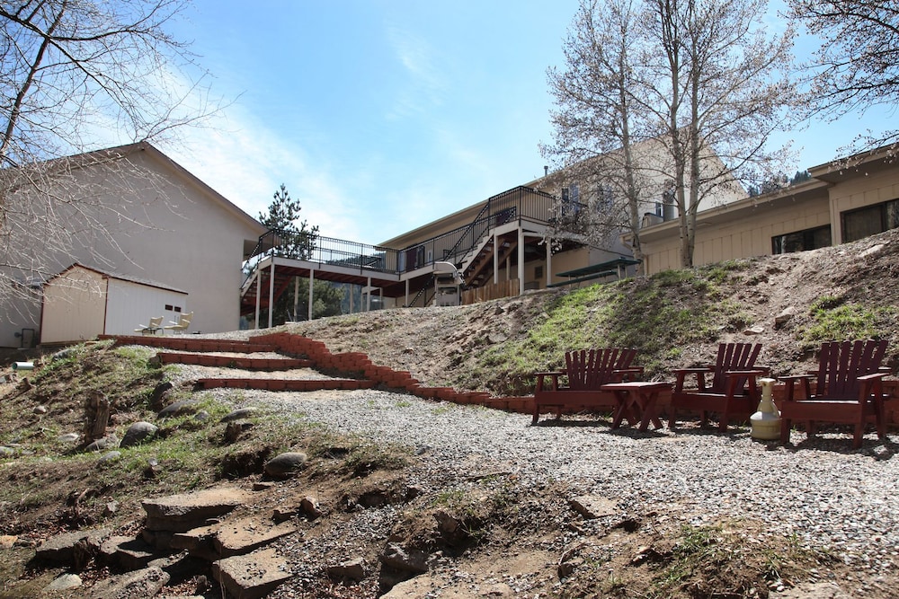 Argo Inn and Suites 9/48