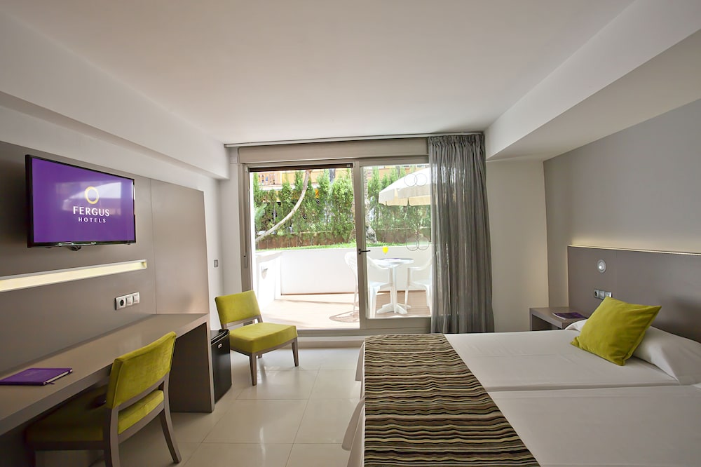 Fergus Bermudas Hotel 12/27