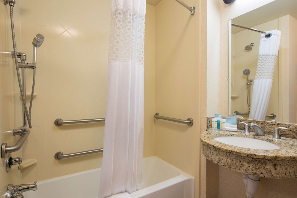 Hampton Inn & Suites Hartford - Manchester 21/61