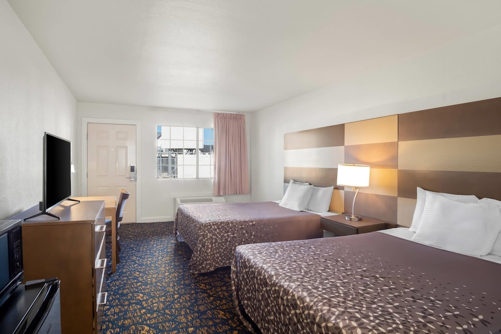 Rodeway Inn Garland Harbor Point 9/37
