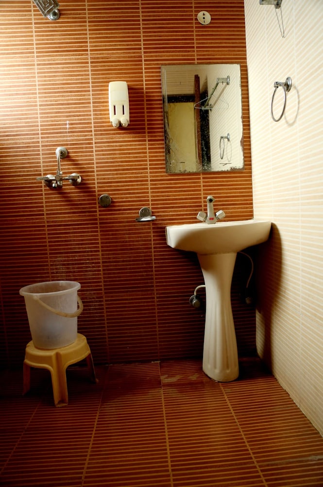 Hotel Roshan Haveli 28/29