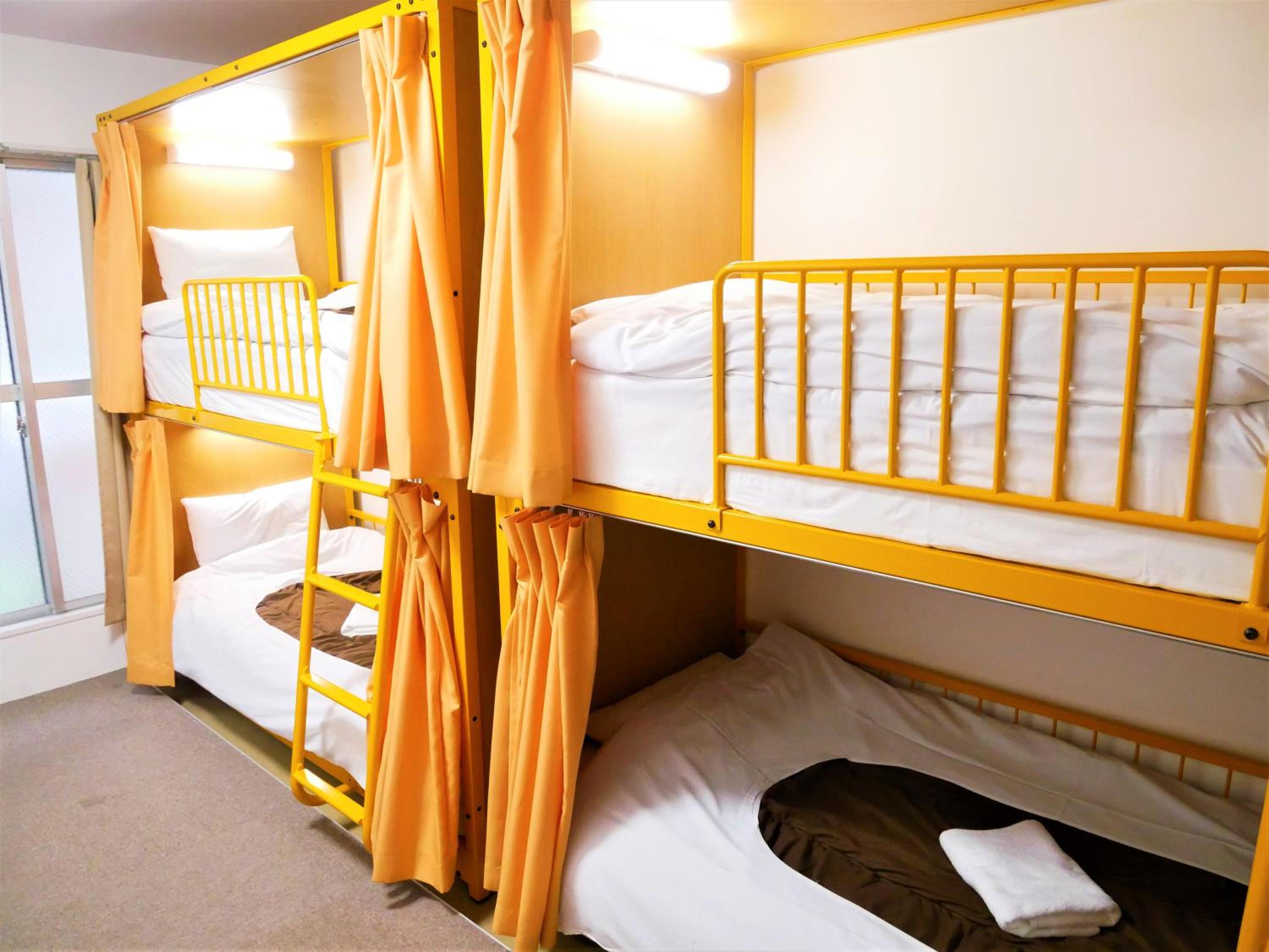 Private, 4 Beds