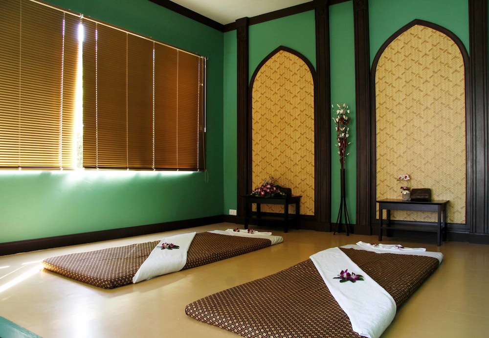 Kata Sea Breeze Resort 24/47