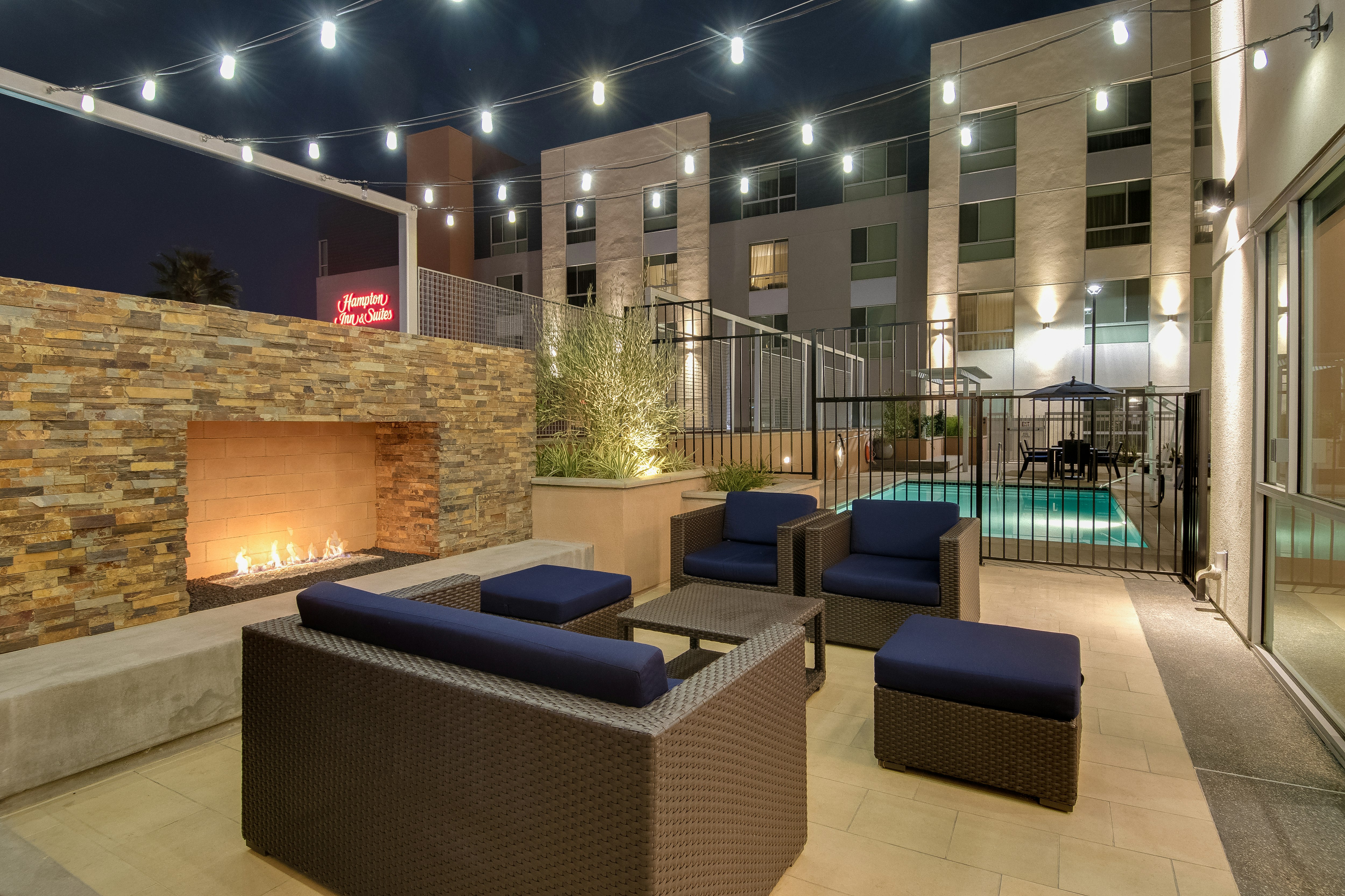 Hampton Inn And Suites Los Angeles Glendale 51/75