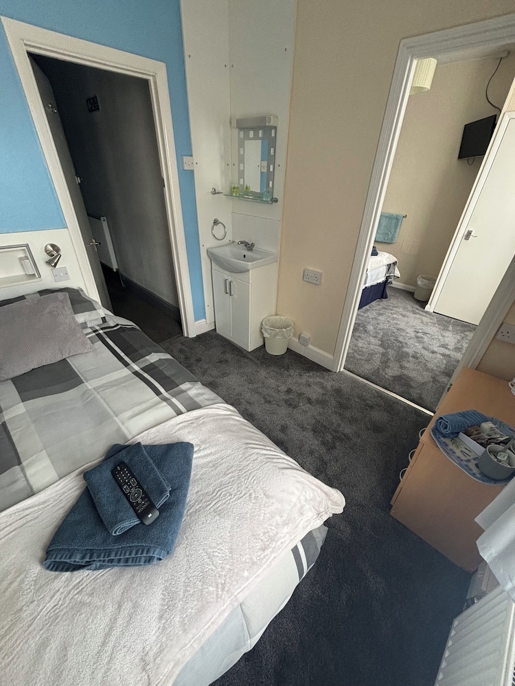 Ivydene Hotel 24/50