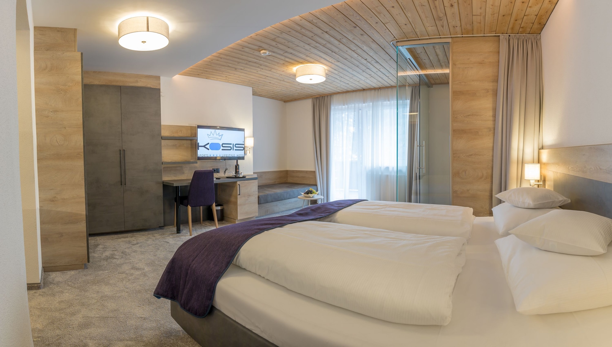 Junior Suite, 1 Queen and 1 Bunk Bed, Bunk Bed