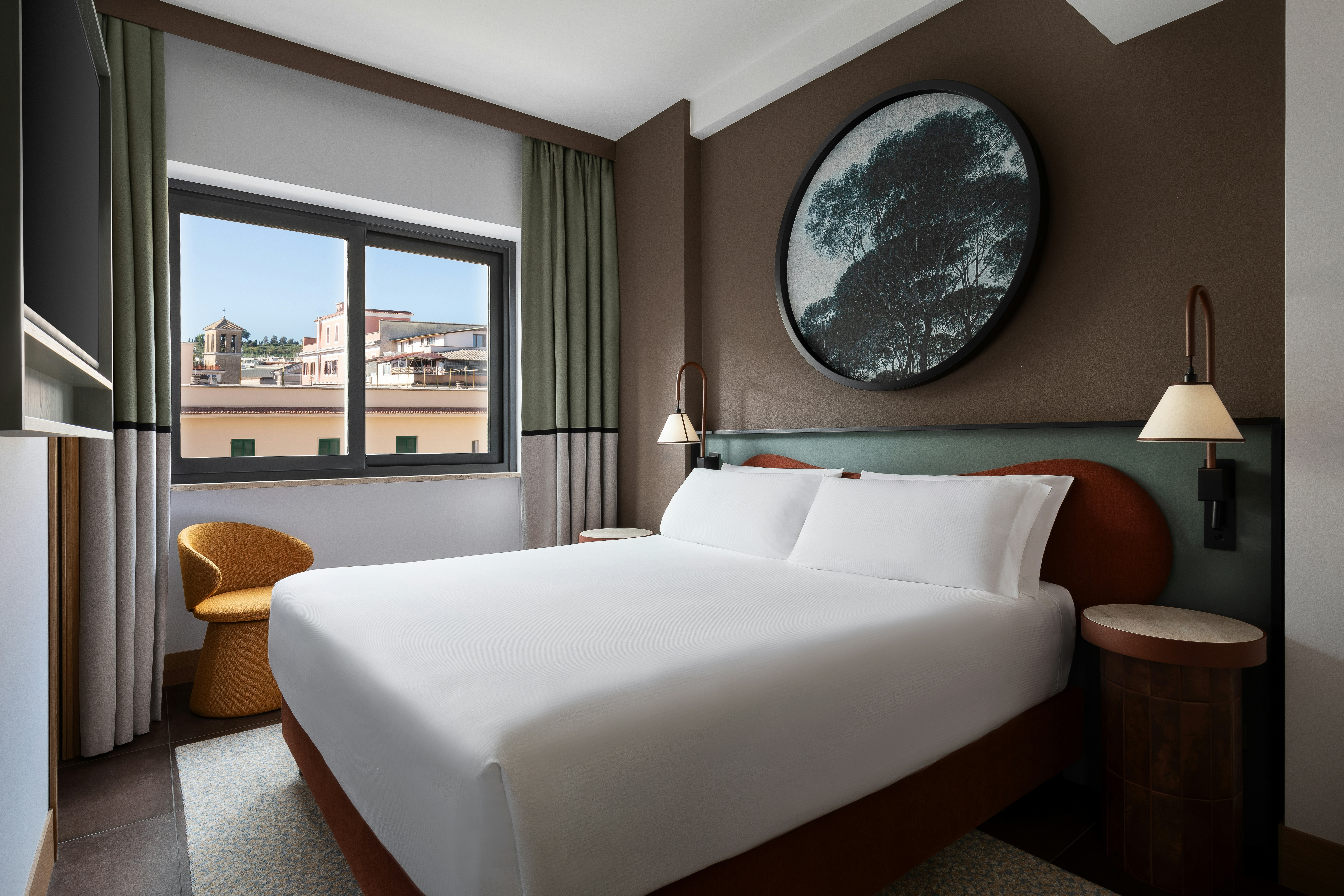 GUEST ROOM, KING BED