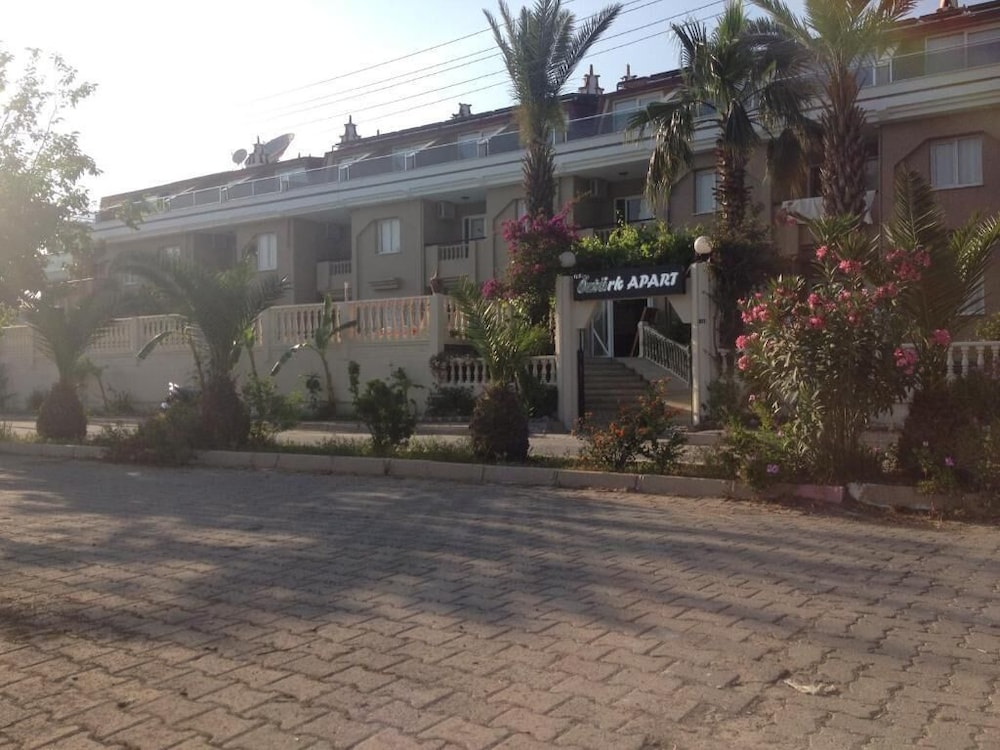Ozturk Apartments 10/47