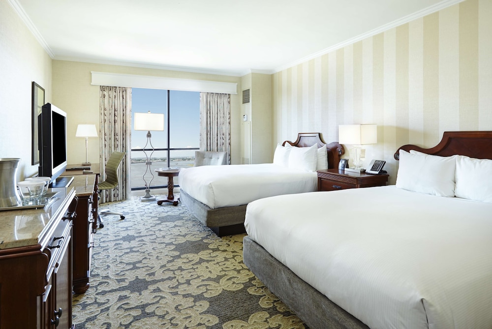 Hilton New Orleans Riverside 8/55