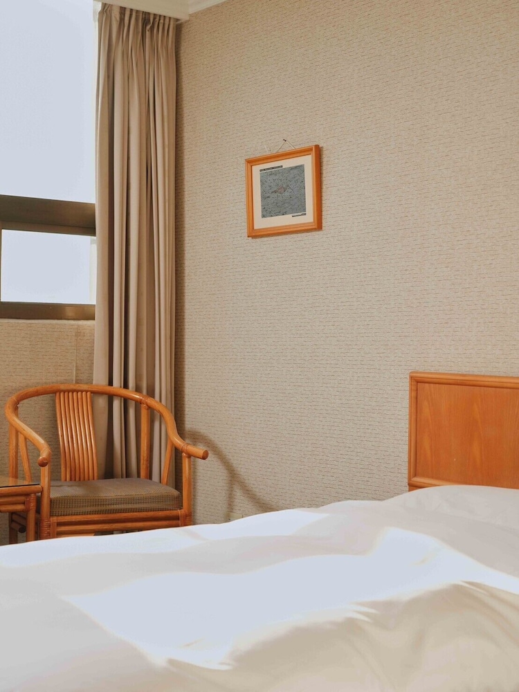 KinSa Holiday Hotel 6/19