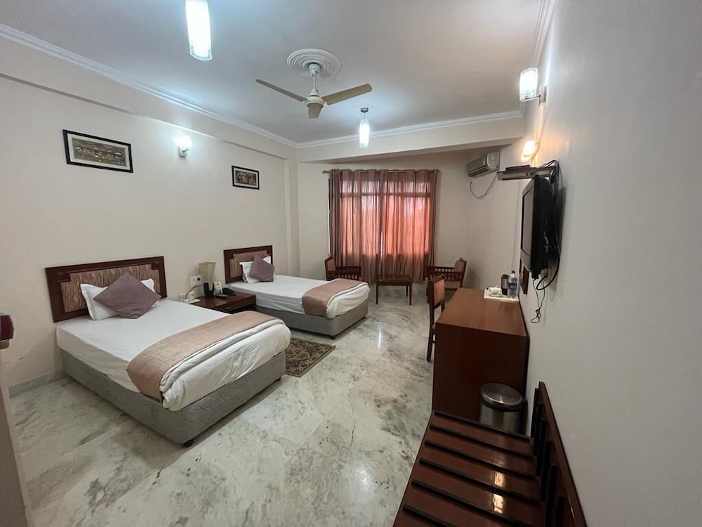Superior, Twin Beds