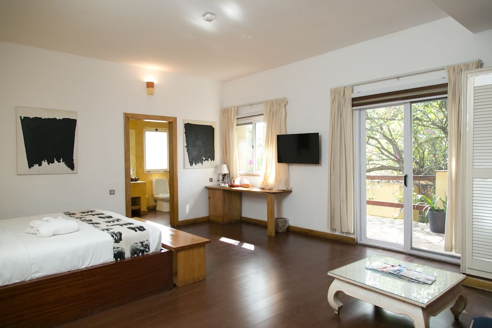 La Villa Boutique Hotel 51/69