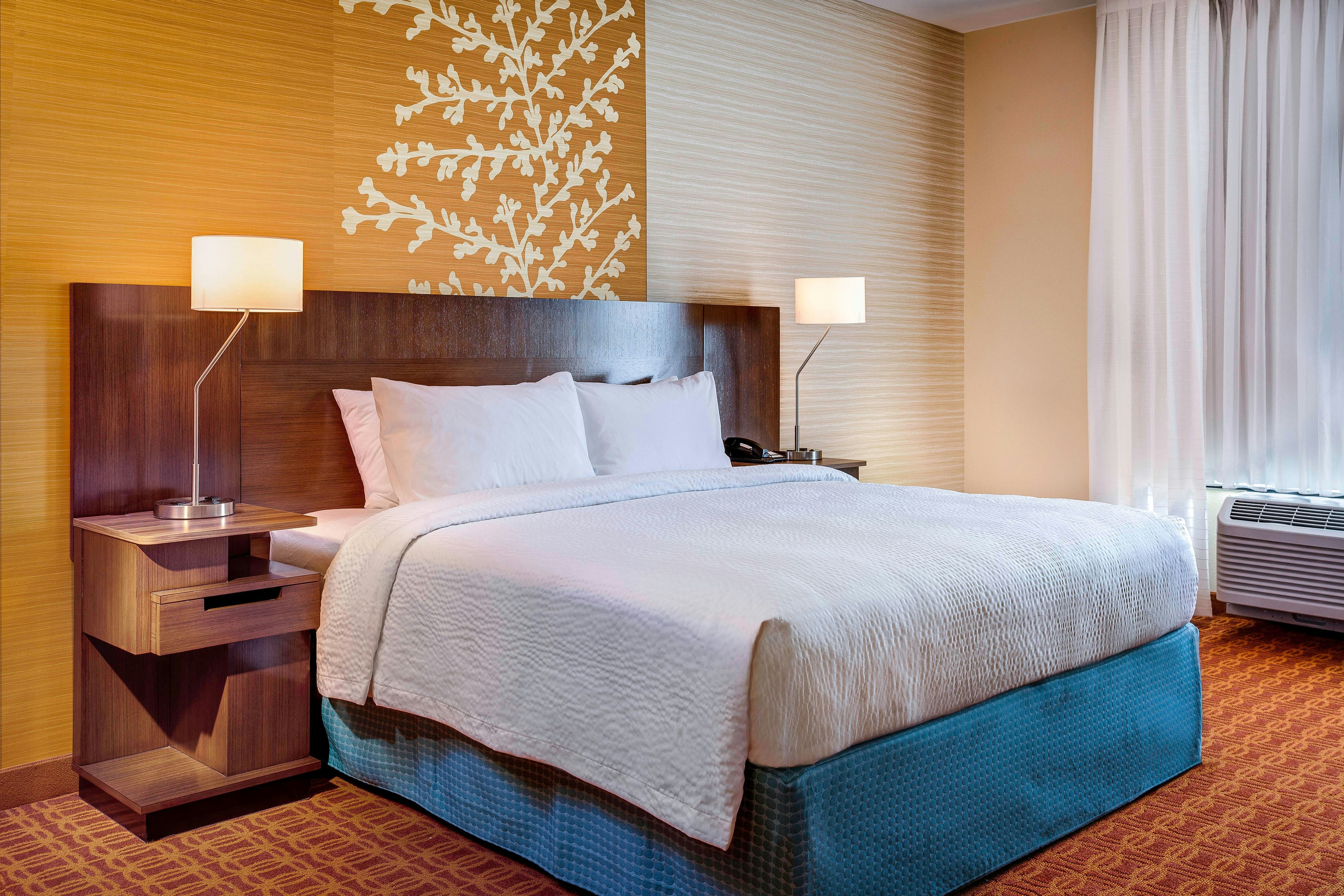 Fairfield Inn Suites Hutchinson 8/24