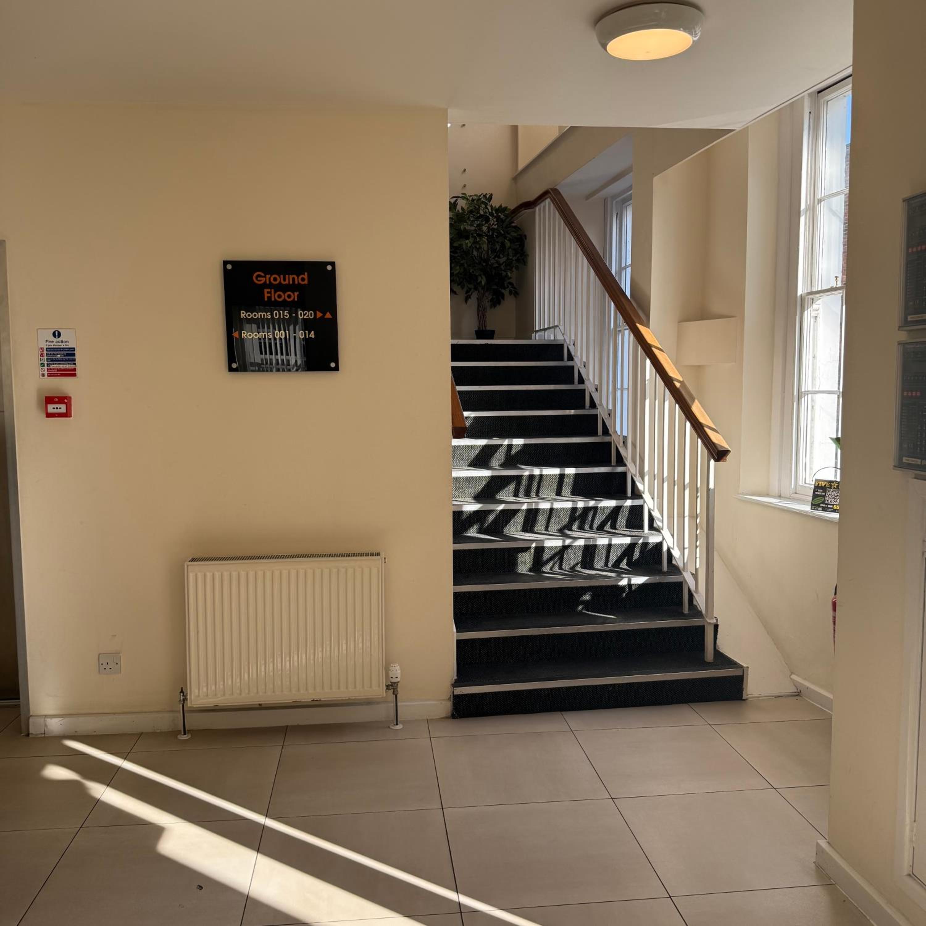 Central Hotel Gloucester by Roomsbooked 8/14
