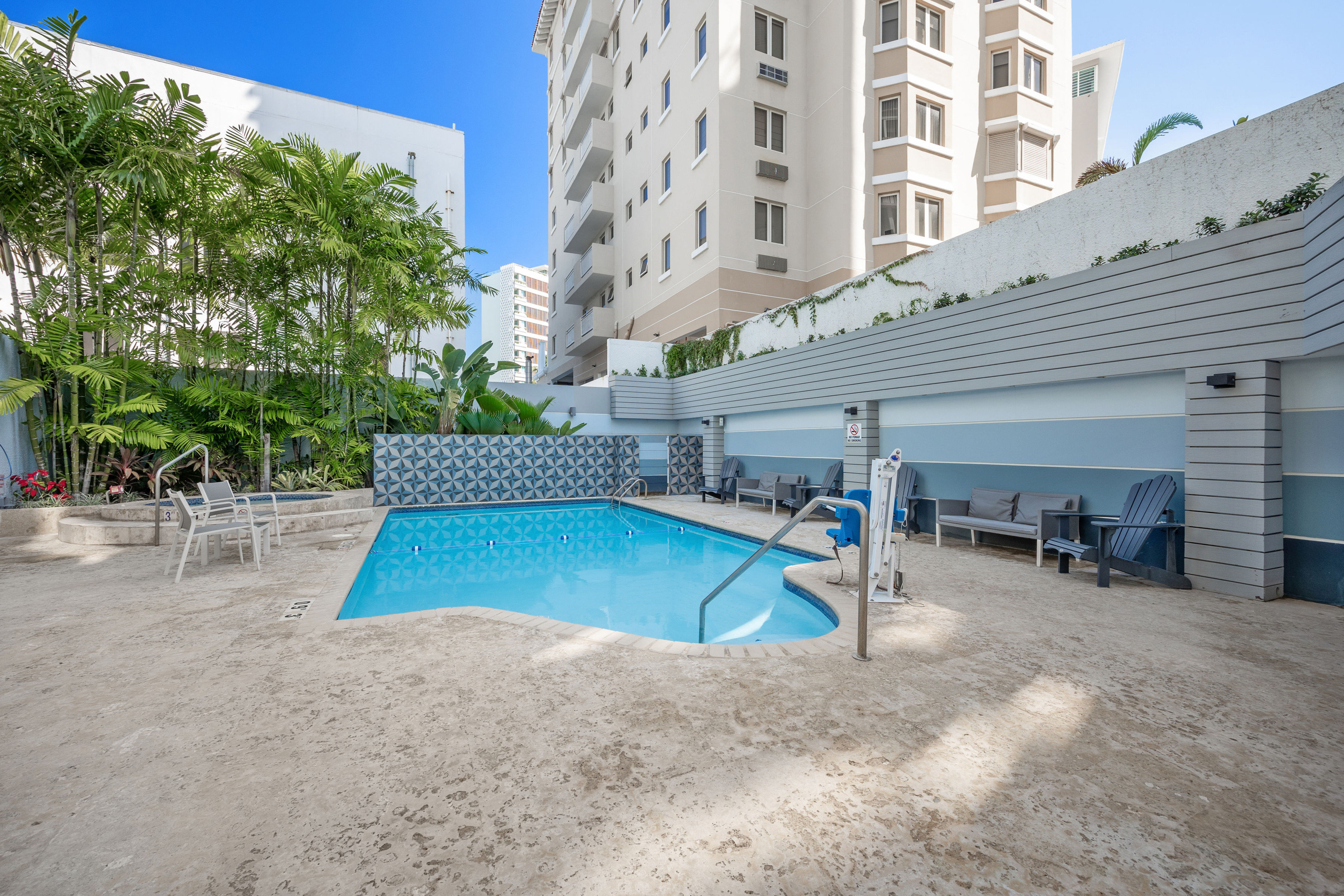 Holiday Inn Express San Juan Condado 53/59
