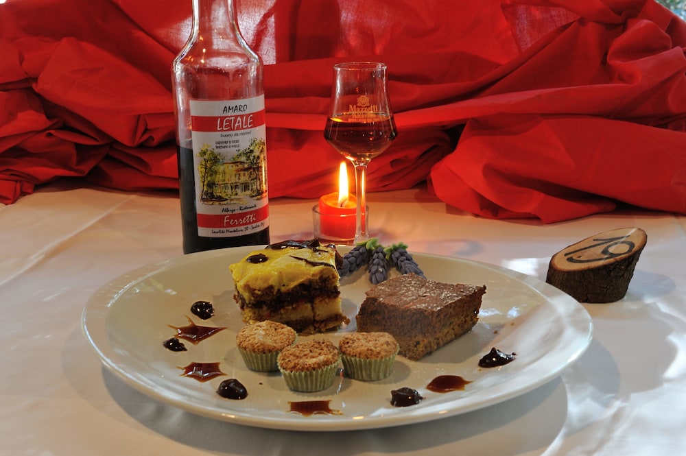 ALBERGO RISTORANTE FERRETTI 12/15