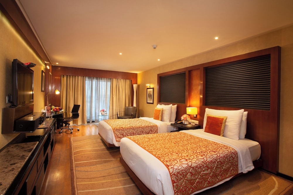 EXECUTIVE, TWIN BEDS